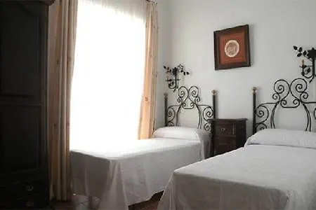 Hacienda Olontigi Casa de hóspedes Aznalcázar 0*,